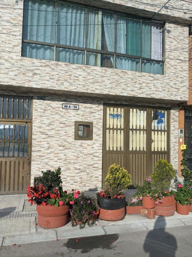 Hostel Casa Alb Μπογκοτά Εξωτερικό φωτογραφία